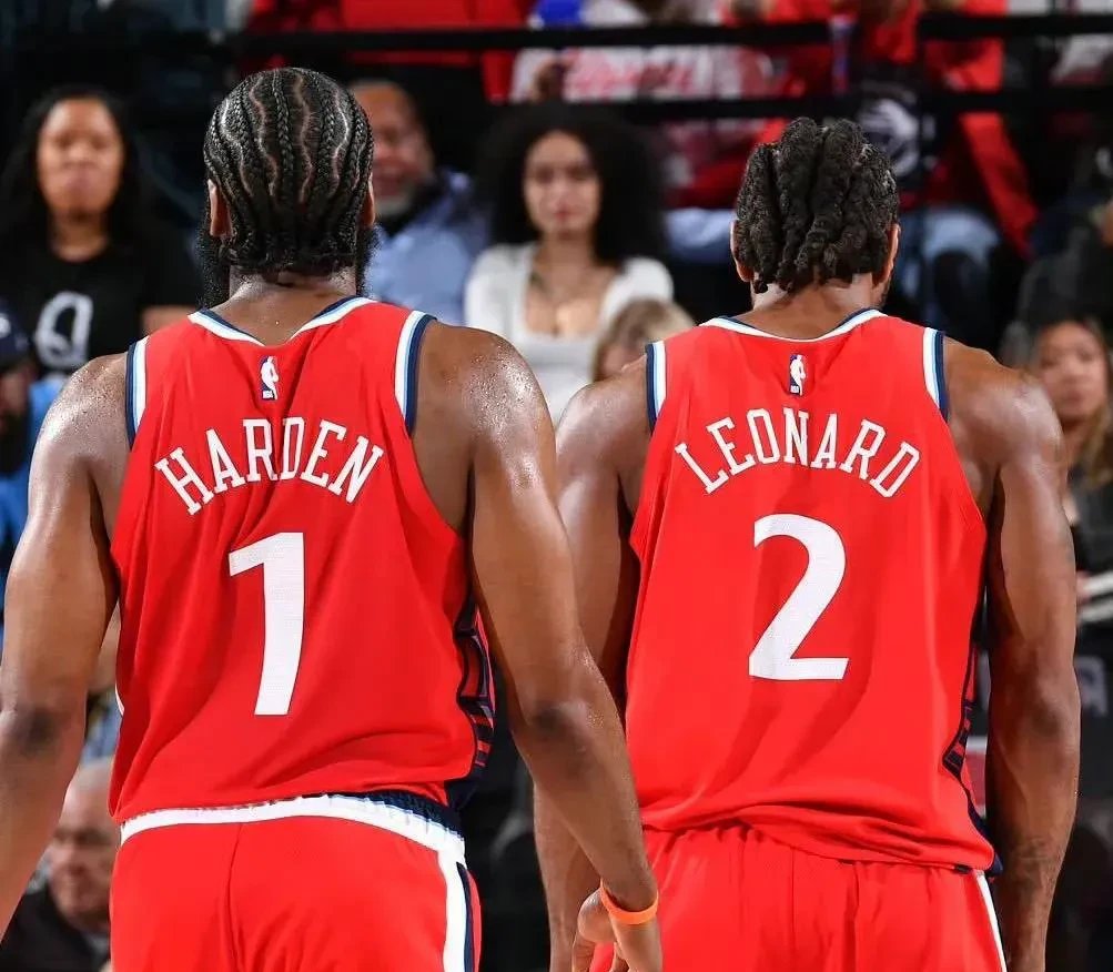 洛杉矶快船训练开放日，集结日单刀错失引欢呼，欧联在即，训练强度明显提升(勇者ちゃんの冒険は终わってしまった的幕后故事)