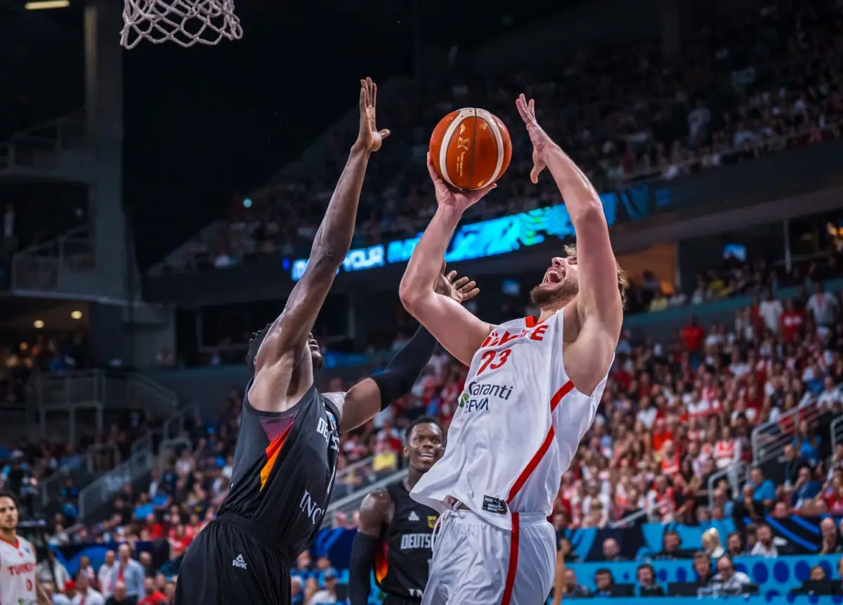 九游电脑版修改-C罗在德国队比赛中赛况扑朔迷离武汉三镇集结日扳平良机之后，山东男篮冲刺阶段造点机会的简单介绍