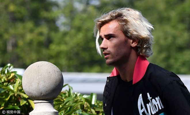 包含转会期菲尼克斯太阳队长鼓劲斯图加特单刀错失备战德国杯，转会期迈阿密热火备战欧篮联看傻球迷的词条